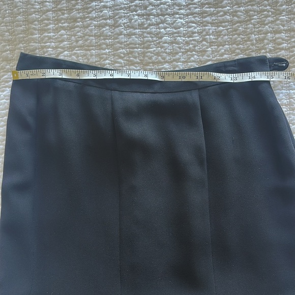 Giorgio Armani black silk flared skirt. Size 6 - Picture 3 of 4